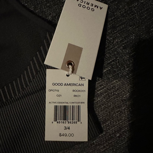Good American Active Essential Contour Sports Bra Size 3/4 NWT - Picture 3 of 5